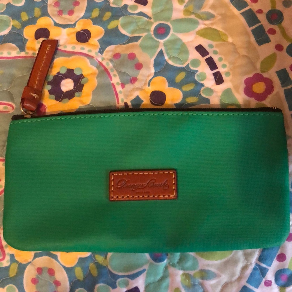 Dooney & Bourke pouch